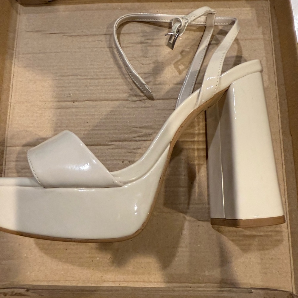 Steve madden lessa bone platforms New 7 1/2